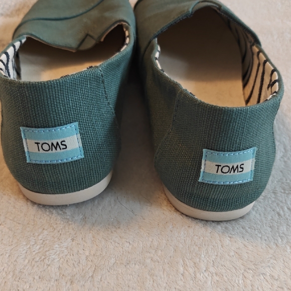 TOMS Women's 9 in Forest Green - Picture 7 of 8
